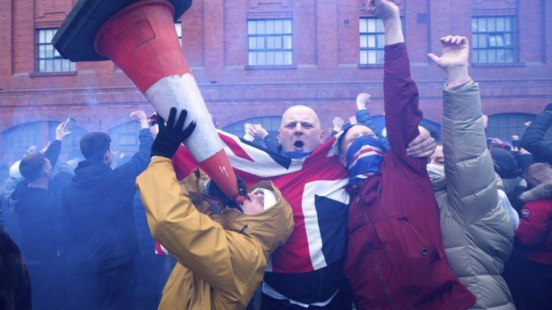 Rangers de la mano de Gerrard se corona campeón tras una década de sequía