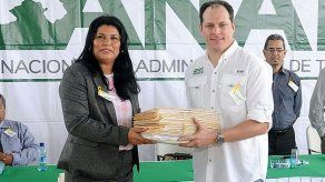 Anati entrega al Meduca 154 títulos de propiedad