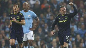 Rooney brilla con Everton como en sus mejores tiempos