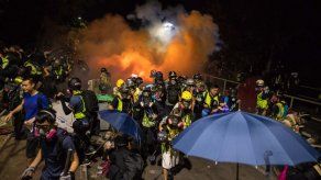Enfrentamientos en las universidades y en el distrito de negocios de Hong Kong