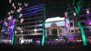 Edificios icónicos de Londres se engalanan para celebrar el festival de luz