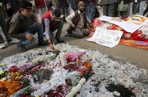 Novio de estudiante india que fue violada relata agresión