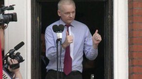 Policía británica disminuye drásticamente el cerco a Julian Assange