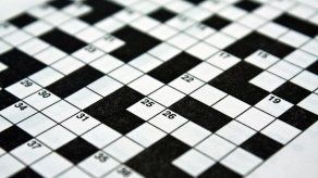 Anciana confunde obra de arte con un crucigrama común