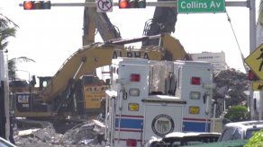 Suben a 10 los muertos en derrumbe de edificio en Florida