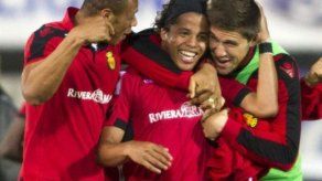 Giovani dos Santos deja al Mallorca a un punto de la salvación