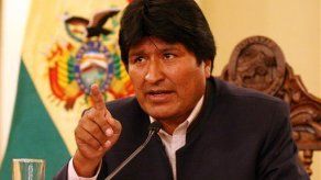 Morales explica a europeos nacionalización de petroleras
