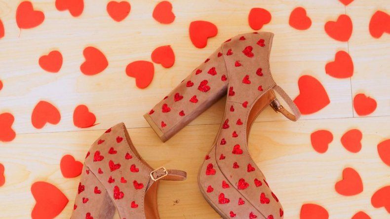 Decora tus zapatos para San Valentín