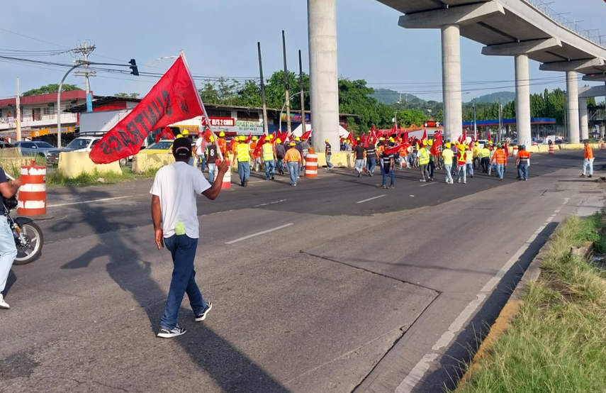 Mi Bus anuncia retraso en sus servicios de transporte por marchas de sindicado