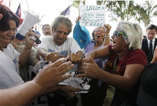 Cubanos de Miami se moderan, pero viejas heridas siguen abiertas