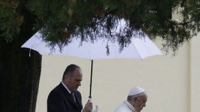 Papa recuerda a víctimas de todas las guerras Papa recuerda a víctimas de todas las guerras