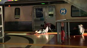 Rio hace simulacro de ataque radioactivo en el metro antes del Mundial