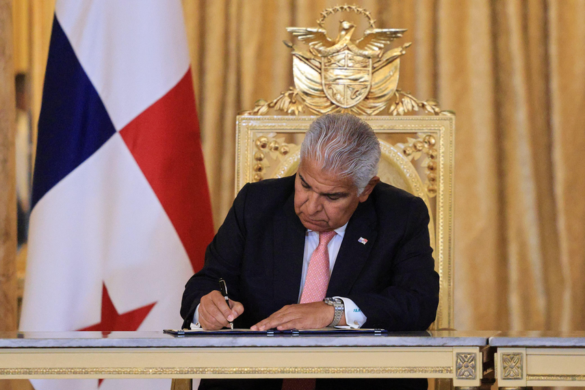 Presidente anuncia veto a ley de reelección de rectores