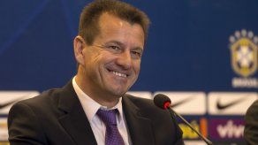 Dunga promete que Brasil intentará hacer olvidar el 1-7 ante Alemania
