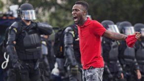 Liberan a activista negro tras protesta en Louisiana