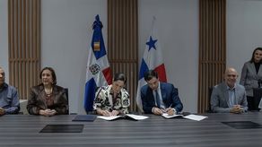 Panamá y República Dominicana firman convenio.