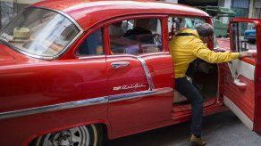 Organizan exhibición de autos clásicos en Cuba