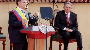 Disputa de Santos y Uribe en Twitter durante la posesión de Bachelet en Chile