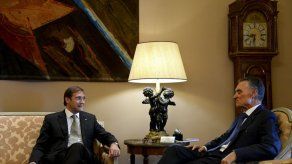 Cavaco Silva pide a Passos Coelho que busque solución de gobierno estable