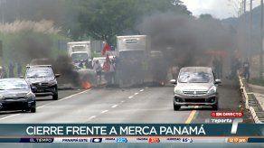 Protesta frente a Merca Panamá impide el tránsito en la vía Centenario