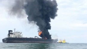 Pemex descarta por ahora una fuga de combustible tras explosión en buque cisterna