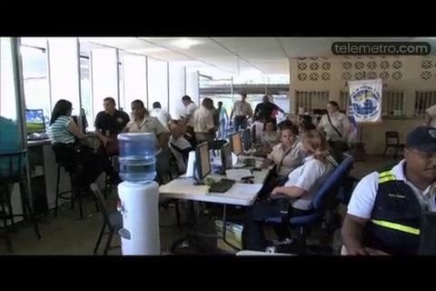 Extranjeros regularizan su estatus migratorio en Herrera