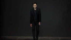 Yves Saint-Laurent anuncia la salida de su creador Hedi Slimane