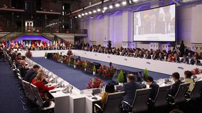 Antes de la invasión de Rusia a Ucrania, la OSCE había actuado como mediadora en Ucrania, negociando los acuerdos de paz para el este de Ucrania tras una guerra separatista respaldada por Rusia que comenzó en 2014.