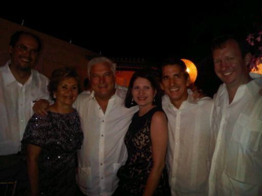 Martinelli pasa noche de juerga con próximo presidente o presidenta