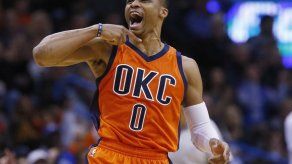 Westbrook logra triple doble y Thunder supera a Kings