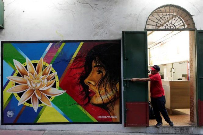 Artistas plasman en murales la historia étnica de Panamá