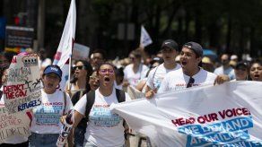 Miles de personas exigen en Washington reunir a las familias de inmigrantes