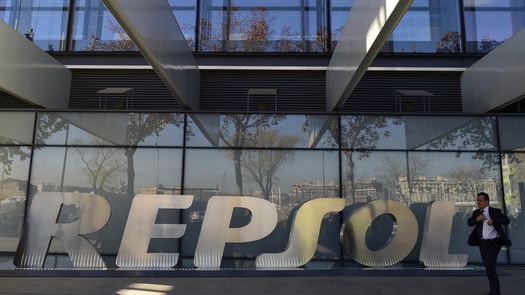 El derrame de crudo de Repsol afectó a más de 700,000 pobladores, pescadores en su mayoría, y obligó al cierre de una veintena de playas y decenas de comercios de las zonas.