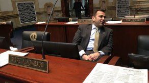 Médico y senador busca restringir el fumar en Kentucky