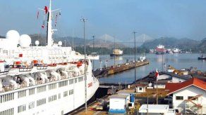 Barco impulsado por gas licuado cruza por primera vez el Canal de Panamá