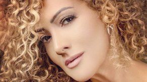 Erika Ender sorprende a sus seguidores con cambio de look.