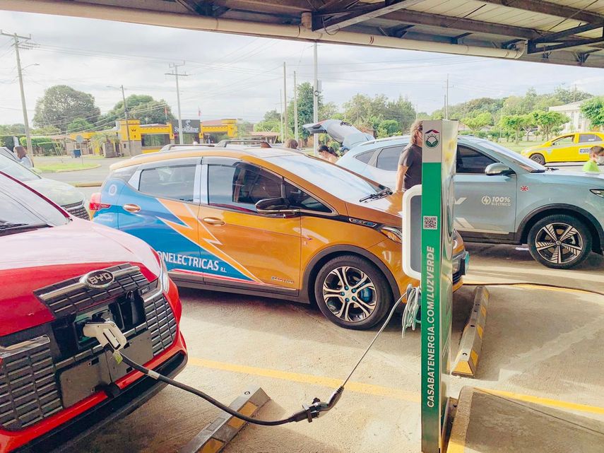 Inauguran ruta eléctrica entre Panamá y Costa rica.