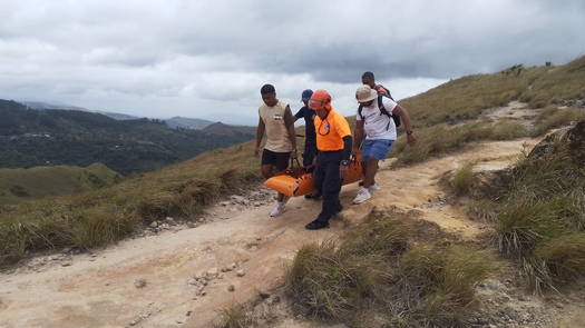 SINAPROC y Bomberos rescatan a mujer lesionada SINAPROC y Bomberos rescatan a mujer lesionada