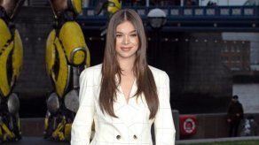 Hailee Steinfeld arremete contra su discográfica por no promocionar su disco