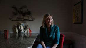 Para los jóvenes católicos transgénero, los enfoques contradictorios de la iglesias individuales y el clero representan obstáculos para ellos y sus padres.