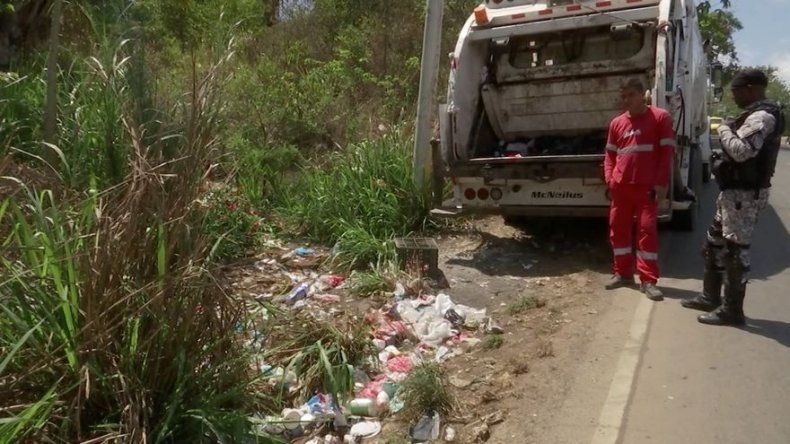 Encuentran neonato dentro de una bolsa en basurero de Loma Cová