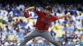 Dominicanos Martínez y Nova se imponen desde la lomita en Grandes Ligas