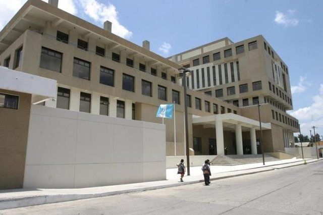 Fiscalía pide más de 19 años para exministro guatemalteco por corrupción