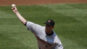 Backe luce en la loma y Astros blanquean a los Nacionales