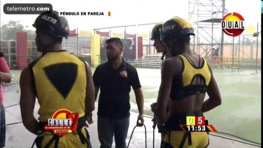 Calle 7 Panamá - Péndulo en Pareja Amarillos