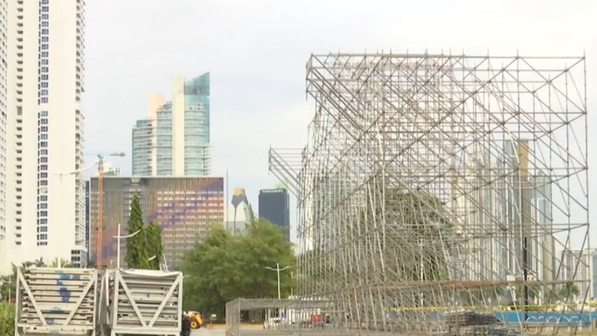 Comienza montaje de tarimas para el Festival Carnavalístico 2026.