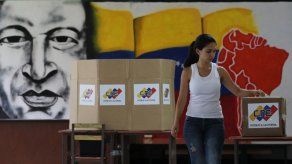 Entre esperanza y falta de confianza transcurren presidenciales venezolanas