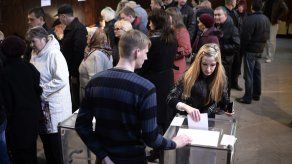 La UE considera ilegal el referéndum en Crimea y aplicará sanciones el lunes