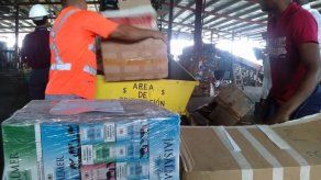Aduanas trituró más de mil pacas de cigarrillos de contrabando en Colón