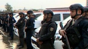 Presidencia entregó 40 vehículos a la Policía y lanzaron la Fuerza Alpha Presidencia entregó 40 vehículos a la Policía y lanzaron la Fuerza Alpha